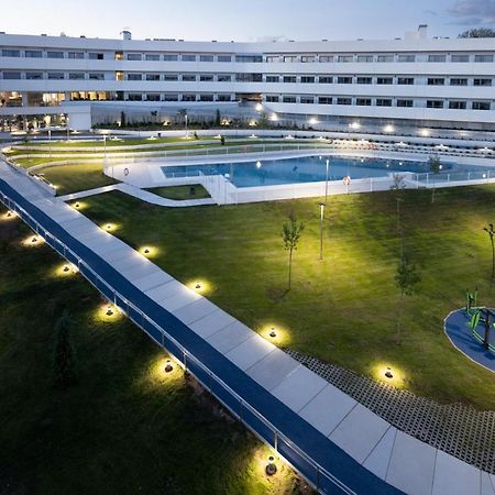 Student Experience Madrid Pozuelo - Luxury Hostel ポスエロ・デ・アラルコン エクステリア 写真