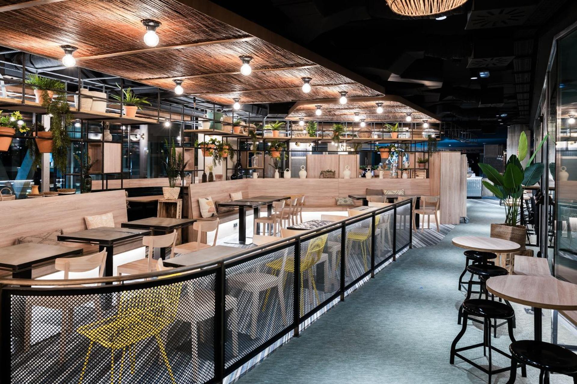 Student Experience Madrid Pozuelo - Luxury Hostel ポスエロ・デ・アラルコン エクステリア 写真