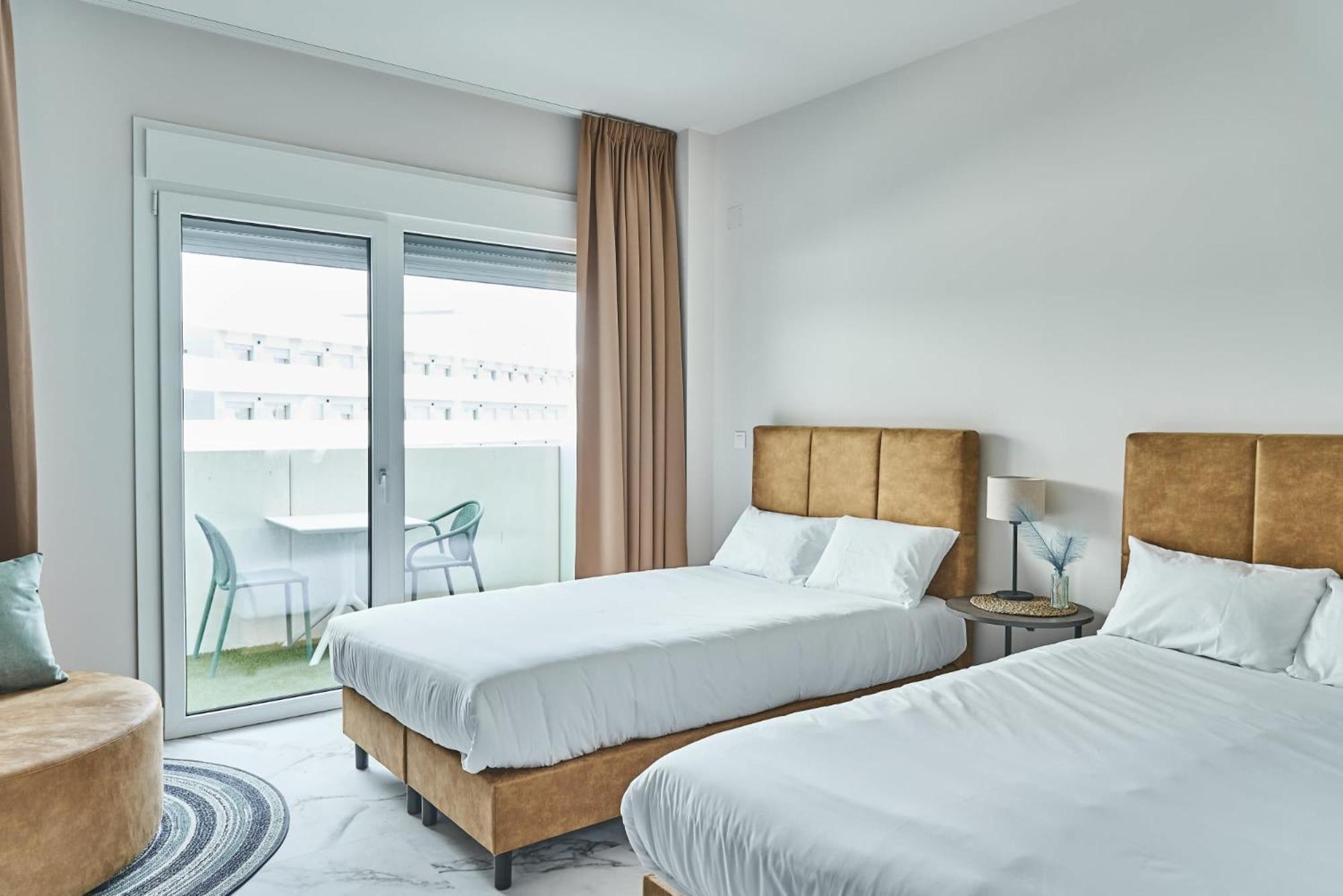 Student Experience Madrid Pozuelo - Luxury Hostel ポスエロ・デ・アラルコン エクステリア 写真