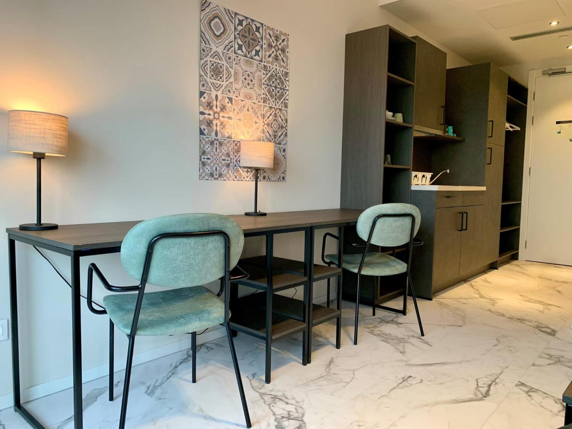 Student Experience Madrid Pozuelo - Luxury Hostel ポスエロ・デ・アラルコン エクステリア 写真