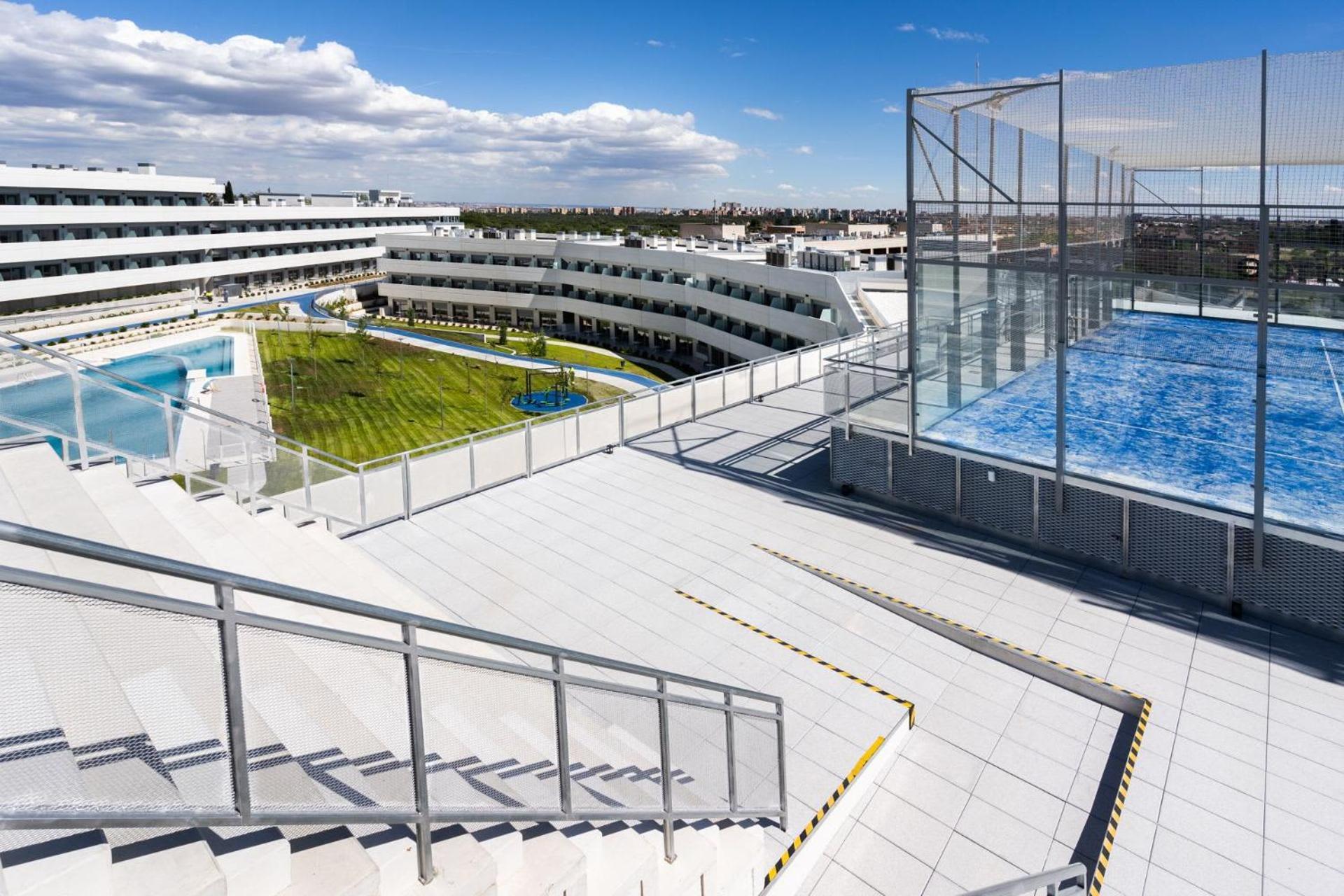 Student Experience Madrid Pozuelo - Luxury Hostel ポスエロ・デ・アラルコン エクステリア 写真